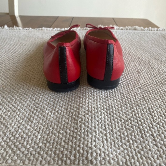 Marc Fisher Jodi Red Leather Cap-toe Flats, Black Leather Cap toe, Size 6M - Picture 3 of 4